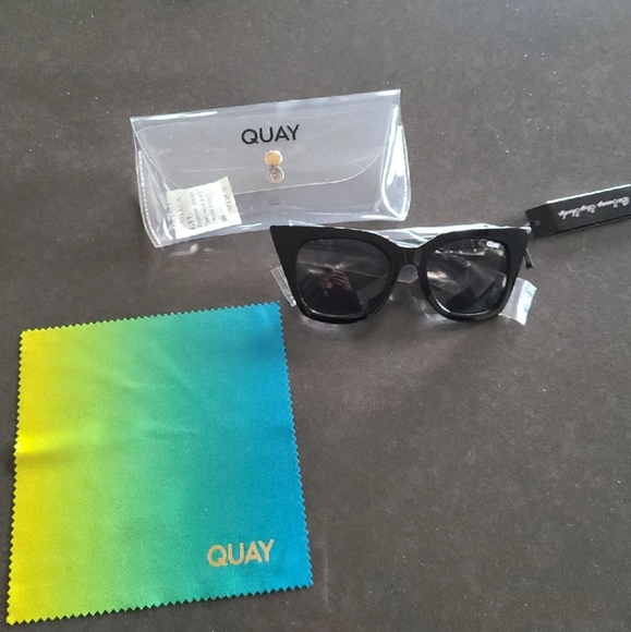 SOLD Quay Australia Harper sunglasses - Picture 5 of 6